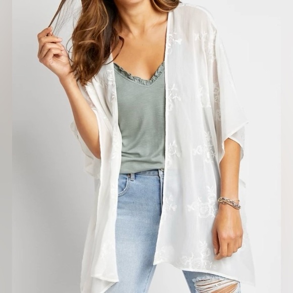 Maurices Other - Maurices White Kimono Embroidered Open Front Beach Bridal Small Medium Women’s